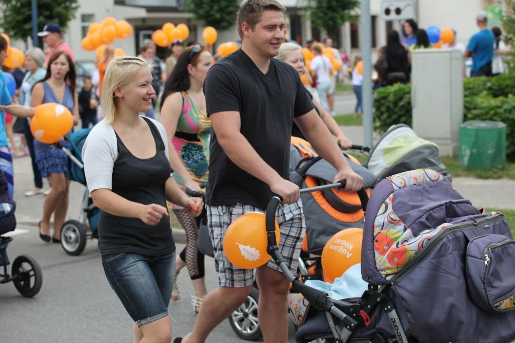 Janas un Edgara mazuļi pasteidzās nākt šajā pasaulē pirms laika, bet jaunie vecāki nenolaida rokas grūtību priekšā. Viņi ticēja un tic, ka viss būs labi.
Autors: no Dzirksteles arhīva