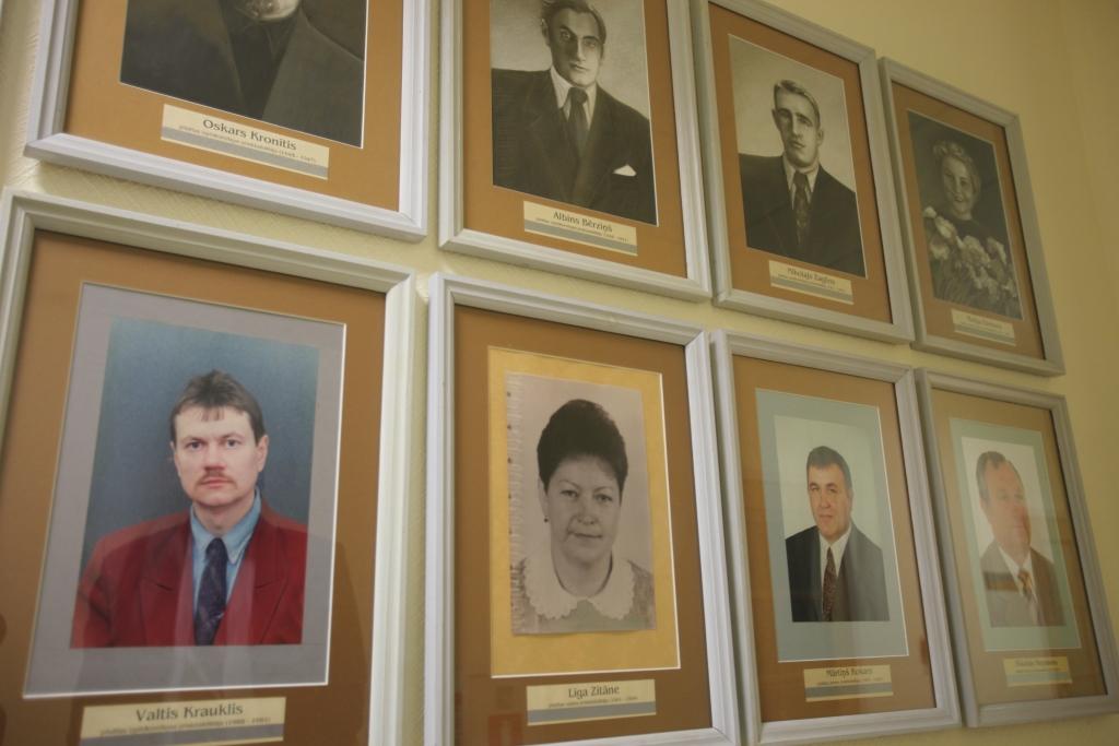 Starp kungiem. Līga Zitāne deviņdesmito gadu sākumā vadīja Gulbenes pilsētas pašvaldību. Viņa stingri stāvēja par tās neatkarību. Tāpat kā par brīvu Latviju. 
Autors: Gatis Bogdanovs