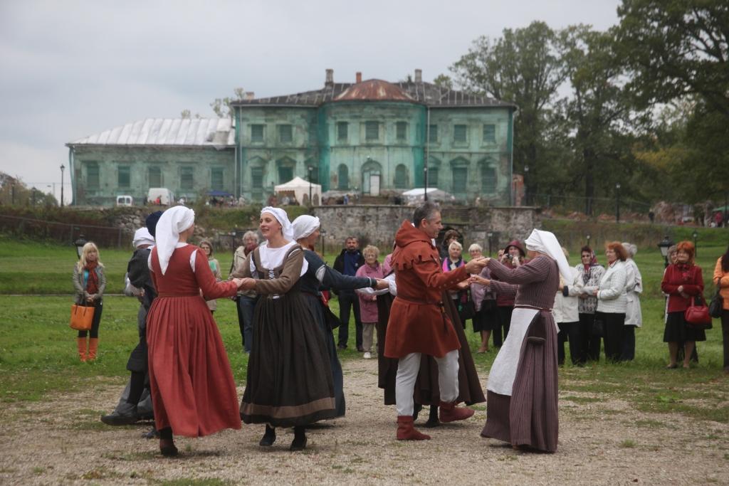 2014.gada janvārī plānots pārdot Vecgulbenes pilsdrupas.
Autors: Gatis Bogdanovs (no arhīva)