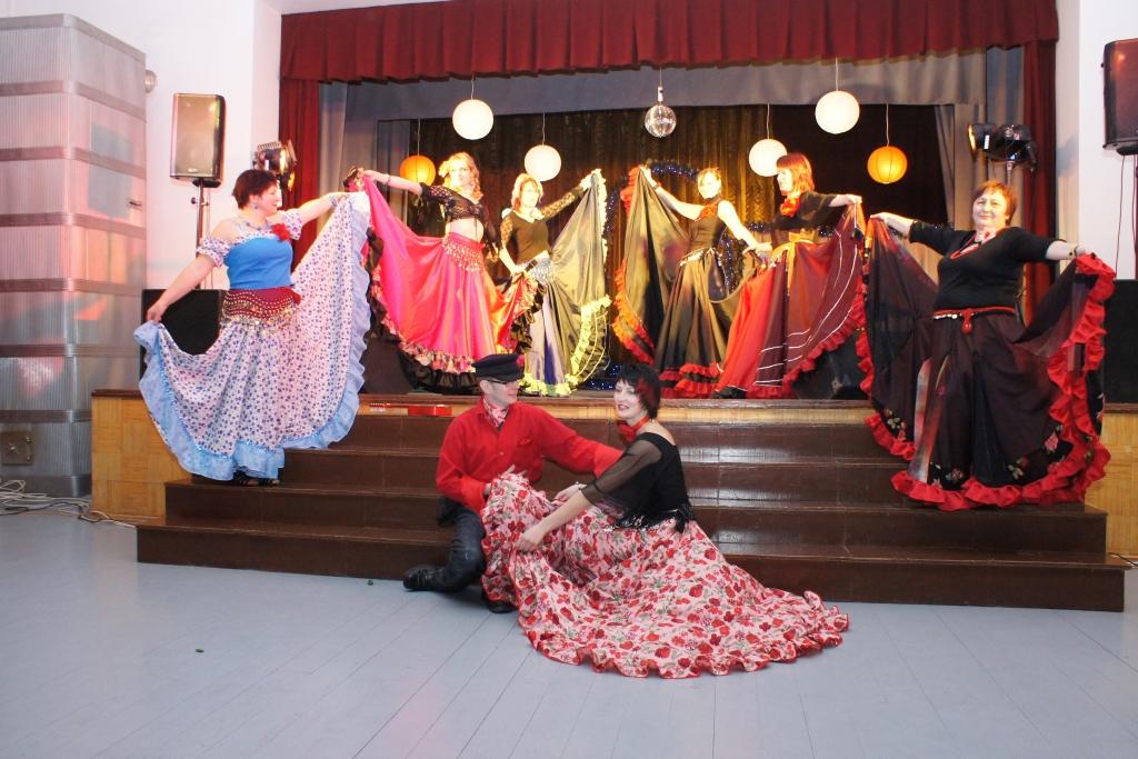 Rankas pagasta Dziedāšanas svētkos vecākajā dalībnieku grupā par skatītāju simpātiju kļuva dziedātāju grupa ”Čārlija eņģeļi” no Rankas. Arī pagājušajā gadā viņi ar savu sniegumu izpelnījās lielus skatītāju aplausus.
Autors: Māris Jansons