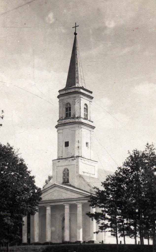 Pagaidām tikai vēsturiskā fotogrāfijā, kura tapusi 20.gadsimta sākumā, varam aplūkot, kāda izskatījās Gulbenes luterāņu baznīca ar torni.  
Autors:  no GVMM krājuma