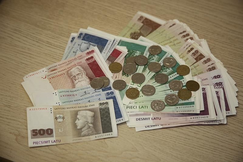 Autors: No interneta