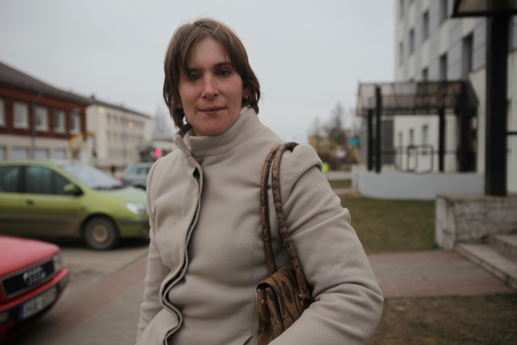 Mārīte Zagorska nav likteņa lutināta. Lai gan pati izaugusi bērnunamos un internātskolās, piedzīvojusi vilšanos mīlestībā un šķiršanos no meitas, tās audzināšanu uzticot audžuģimenei, sieviete tomēr uz dzīvi raugās ar prieku, nevis nosodījumu. 
Autors: Gatis Bogdanovs