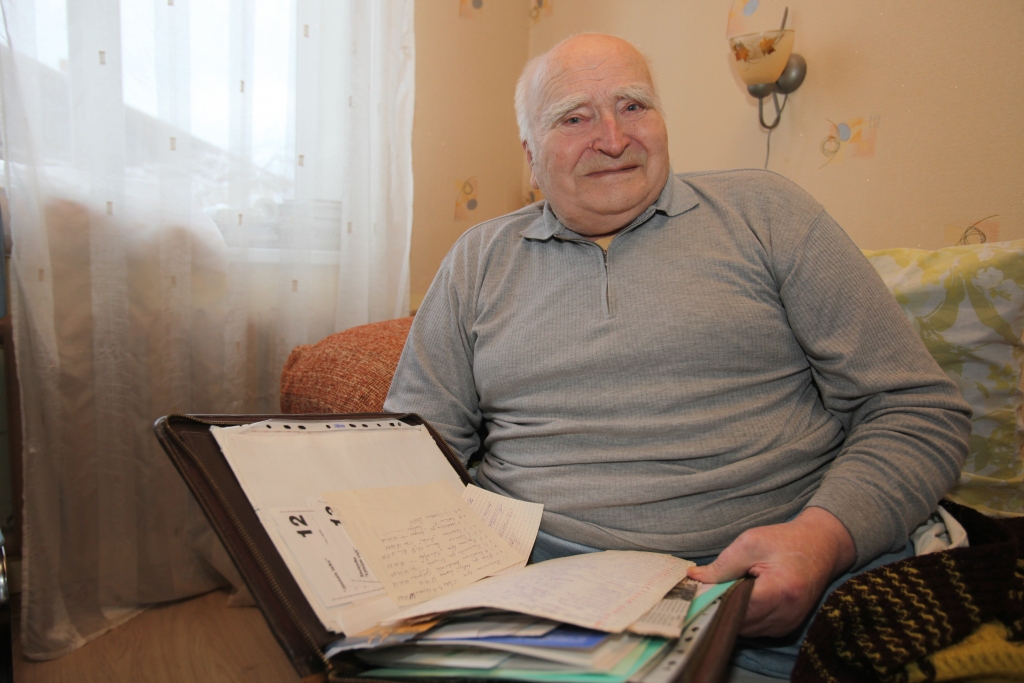 „Par savu darba mūžu varu būt gandarīts, bet šodien tomēr sāp sirds par to, ka  agrāk iekoptie lauki šodien tiek aizaudzēti, meliorācijas sistēmas izjauktas. Cilvēki šodien par maz strādā,” uzskata kādreizējais kolhoza priekšsēdētājs Egons Muižnieks. 
Autors: Gatis Bogdanovs