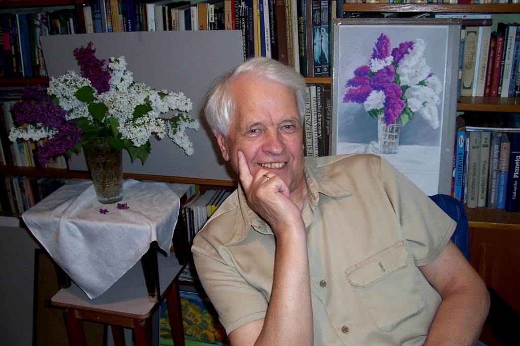 Bijušais gulbenietis Nikolajs Gorkins, kurš tagad dzīvo Balvos, bet ir biežs viesis dažādos pasākumos, kas notiek Gulbenē, ar saviem mākslas darbiem spēj ikvienu aizvest uz ziedošu pļavu vai pastaigā pa saules pielietu meža taku. Šķiet, ka sajūtama pat viņa gleznoto ceriņu smarža. 	
Autors: no personiskā arhīva