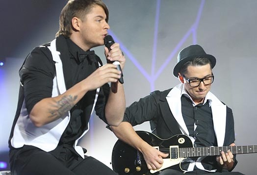 Autors: no interneta