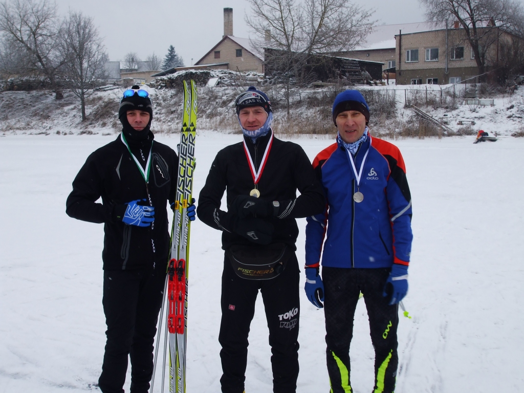Vīriešiem senioru 1.grupā bija sīva konkurence. Uzvarēja Jānis Ģērmanis, otrais Antis Zunda, trešais - Imants Āboliņš.
Autors: Dace Anča