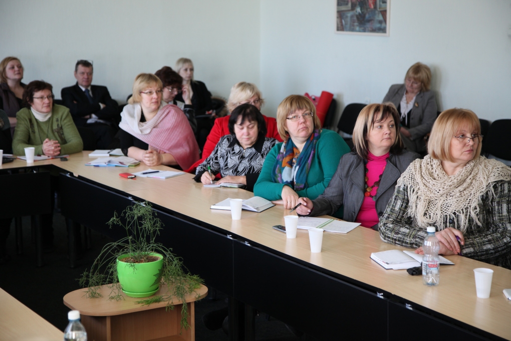 Izglītības iestāžu direktori tika iepazīstināti ar izglītības attīstības pamatnostādnēm, kas nosaka perspektīvas nākamajiem septiņiem gadiem. 
Autors: Gatis Bogdanovs