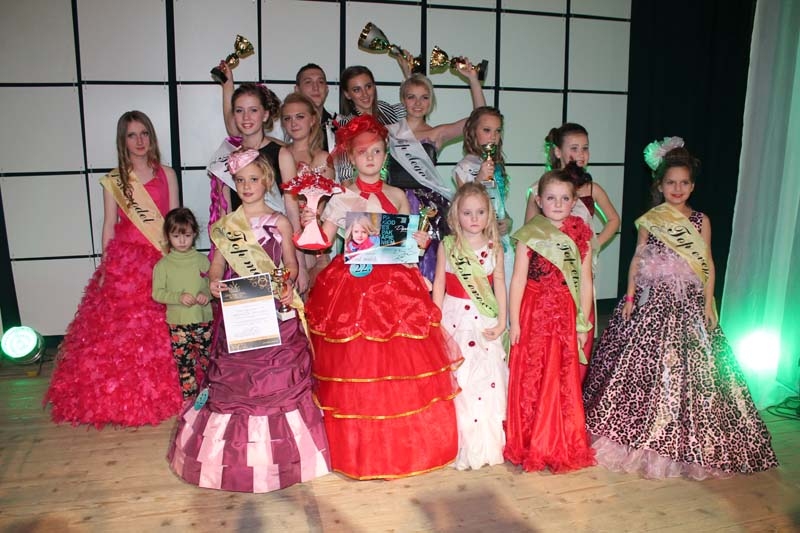 Skaistums un pašapziņa ir pašu rokās! To visu Gulbenes bērniem no tērpu teātra “Varavīksne” palīdz apjaust dalība modes festivālos. 
Autors: no personiskā arhīva