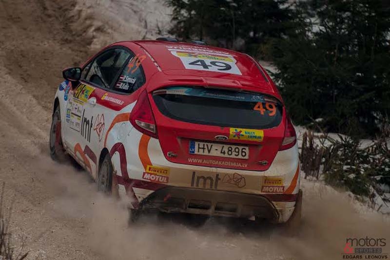 Eiropas rallija čempionāta otro posmu, kas norisinājās Liepājas pusē, veiksmīgi aizvadījis „LMT Autosporta Akadēmijas” mūsu novadnieka ekipāža Ralfs Sirmacis/Māris Kulšs, kas izcīnīja uzvaru, bet Eiropas čempionāta ieskaitē vienas ass piedziņas (2WD) grupā šī ekipāža finišēja ceturtie
Autors: Publicitātes foto.