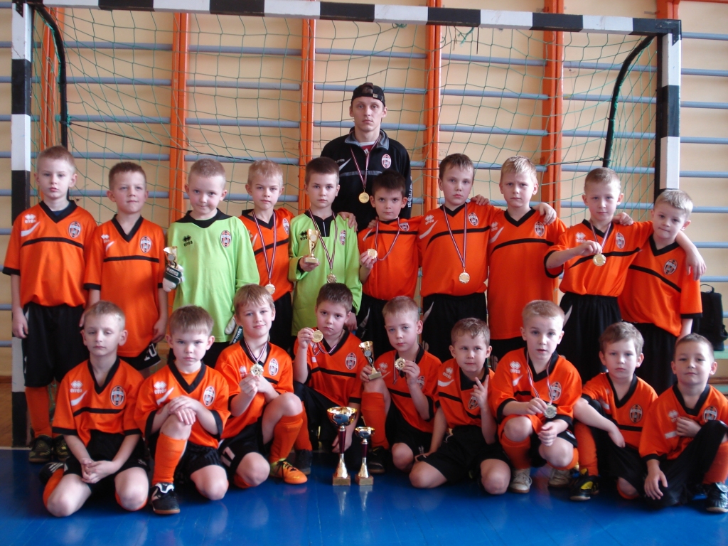 Gulbenes BJSS U-8 grupas komanda - ZA reģiona čempioni.
Autors: no personiskā arhīva