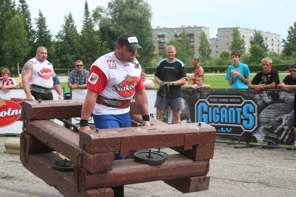 Spēkavīru sacensības vairākus gadus bija kā tradīcija Pilsētas svētku laikā vasarā, tagad tās pārceļas uz pilsētas dzimšanas dienu februārī. 
Autors: no arhīva