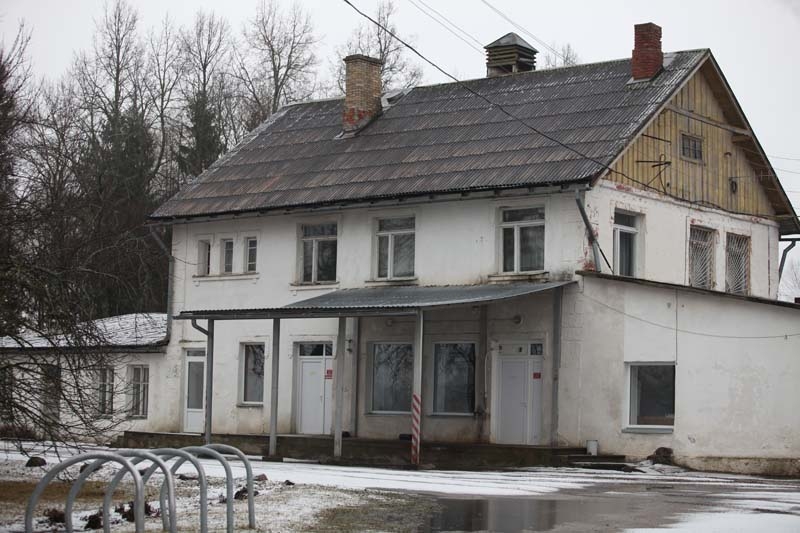  Ir cerības, ka pēc Zeltalejas pienotavas pāriešanas piensaimnieku kooperatīva „Māršava” īpašumā tajā atkal valdīs rosība. Pagaidām te darbojas kooperatīva piena savākšanas punkts.
Autors: Gatis Bogdanovs