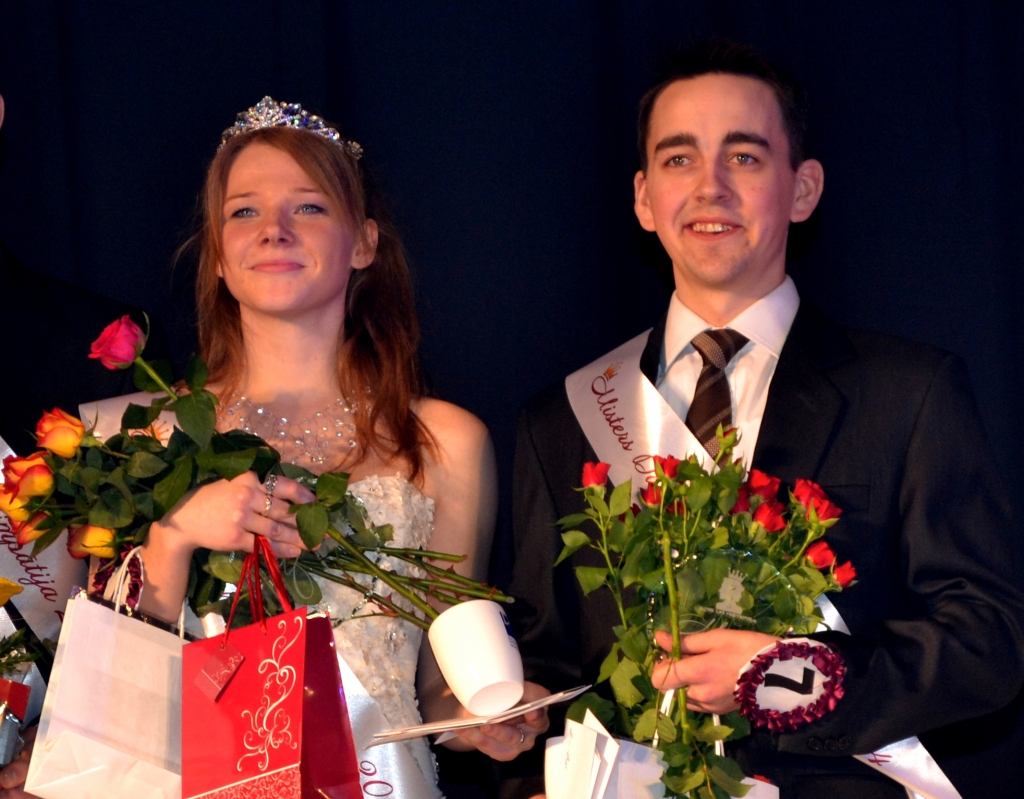 Laura Šterna no Beļavas un Aivars Lizinskis no Litenes ieguvuši konkursa “Mis un Misters Daugavpils Universitāte 2014” galvenos titulus. 
Autors: no personiskā arhīva