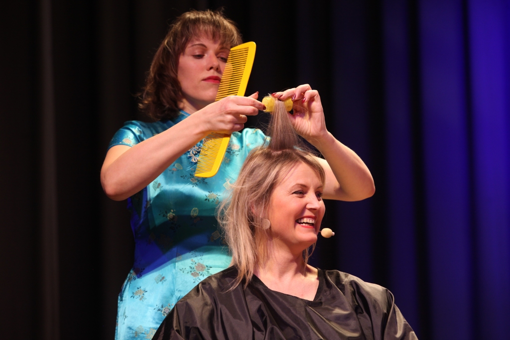 Frizētavā bieži vien daudz ko var uzzināt ne tikai par citiem, bet arī par sevi. 	
Autors: Gatis Bogdanovs