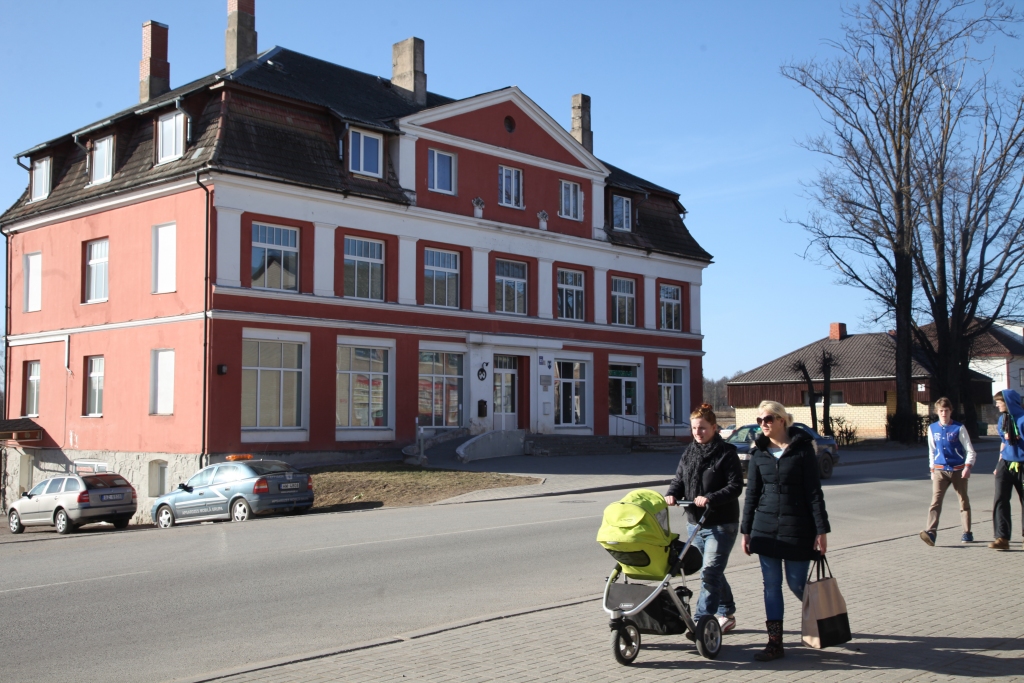Bijušajā “Krājbankas” ēkā Gulbenē drīzumā saimniekos novada pašvaldības policija. 
Autors: Gatis Bogdanovs