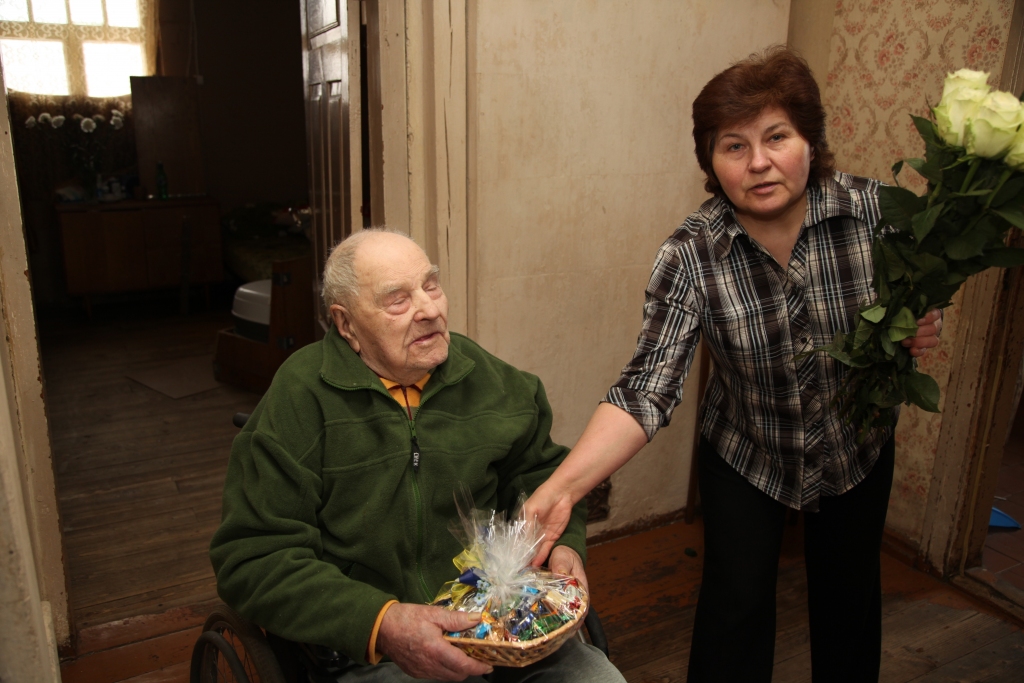 Savas dzīves simto gadadienu atzīmē Aleksis Pošeiko, ar kuru kopā gan svētkos, gan ikdienā ir meita Maruta Siliņa.
Autors: Gatis Bogdanovs