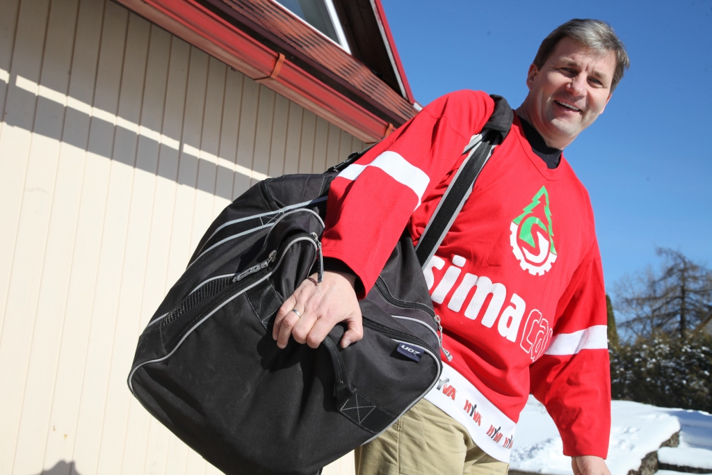 “Mans sapnis par hokeju bērnībā un jaunībā netika izsapņots, bet varu pievērsties tam tagad,” saka gulbenietis Pēteris Melbārdis. 
Autors: Gatis Bogdanovs