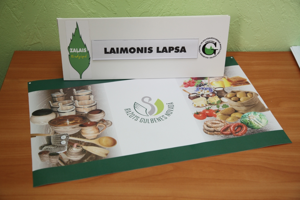 Jau aprīlī Zaļajā tirdziņā pircēji pa gabalu varēs redzēt, kuri ir Gulbenes novada ražotāji, jo pie galdiņa būs zīmols “Ražots Gulbenes novadā”.
Autors: Gatis Bogdanovs