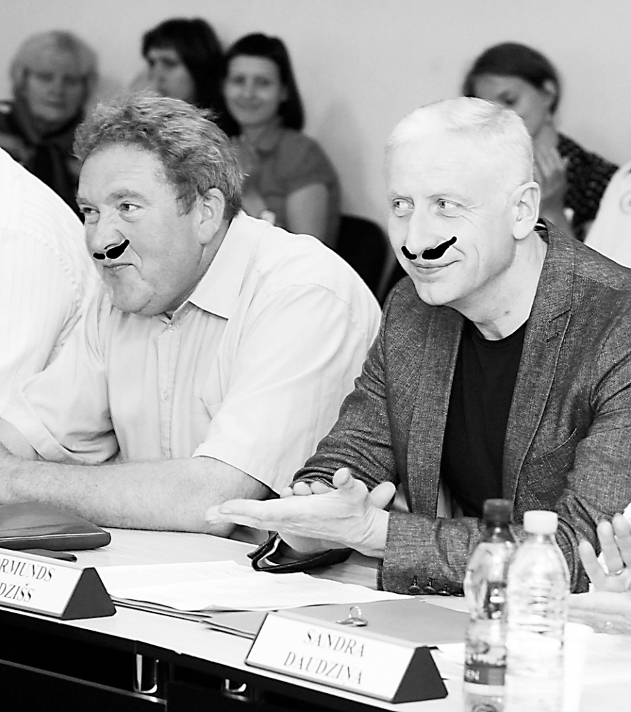 “Tas nekas, ka mums pagaidām ir īsas, toties stāv gaisā, jo mums vēl viss ir priekšā!” ūsās smaida Gunārs Ciglis un Normunds Audzišs.