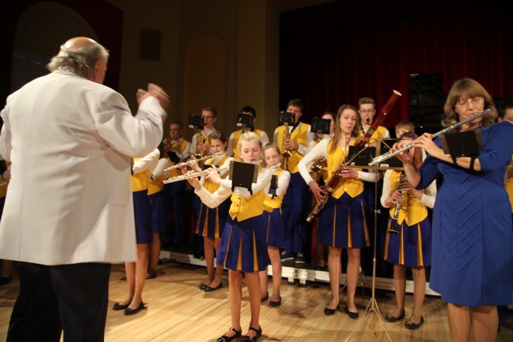 No 37 orķestriem Gulbenes mūzikas skolas pūteju orķestris Donāta Veikšāna vadībā savā grupā ieguva I pakāpi ar 45,87 punktiem, kas ir viens no augstākajiem rezultātiem konkursā.
Autors: Gatis Bogdanovs