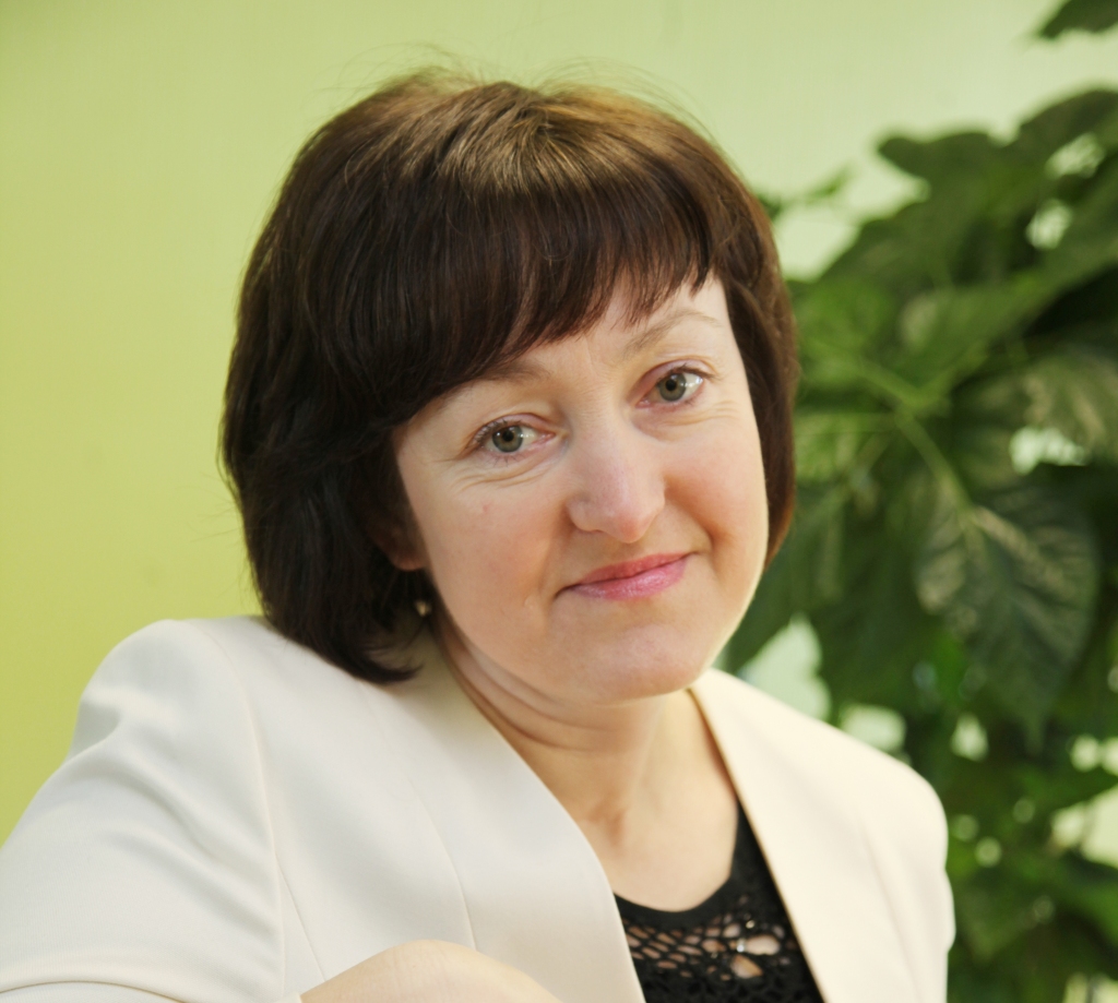 “Teātris ir tā vide, kur varu neizlikties, varu godīgi pateikt, kā jūtos,” saka Lejasciema amatierteātra “Paradokss” aktrise Sandra Brieže. 
Autors: Gatis Bogdanovs 