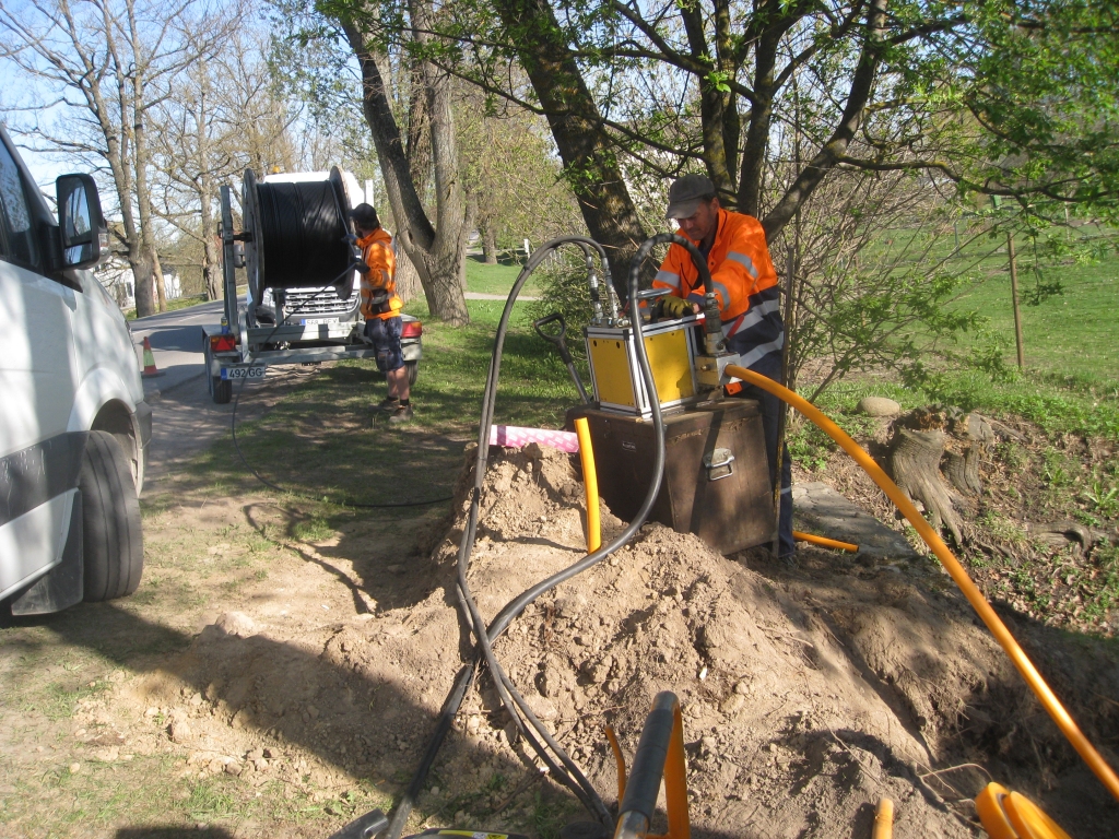 Pašlaik optiskā tīka būvniecības darbi notiek Gulbenē, Brīvības ielā.
Autors: Tamāra Ulase