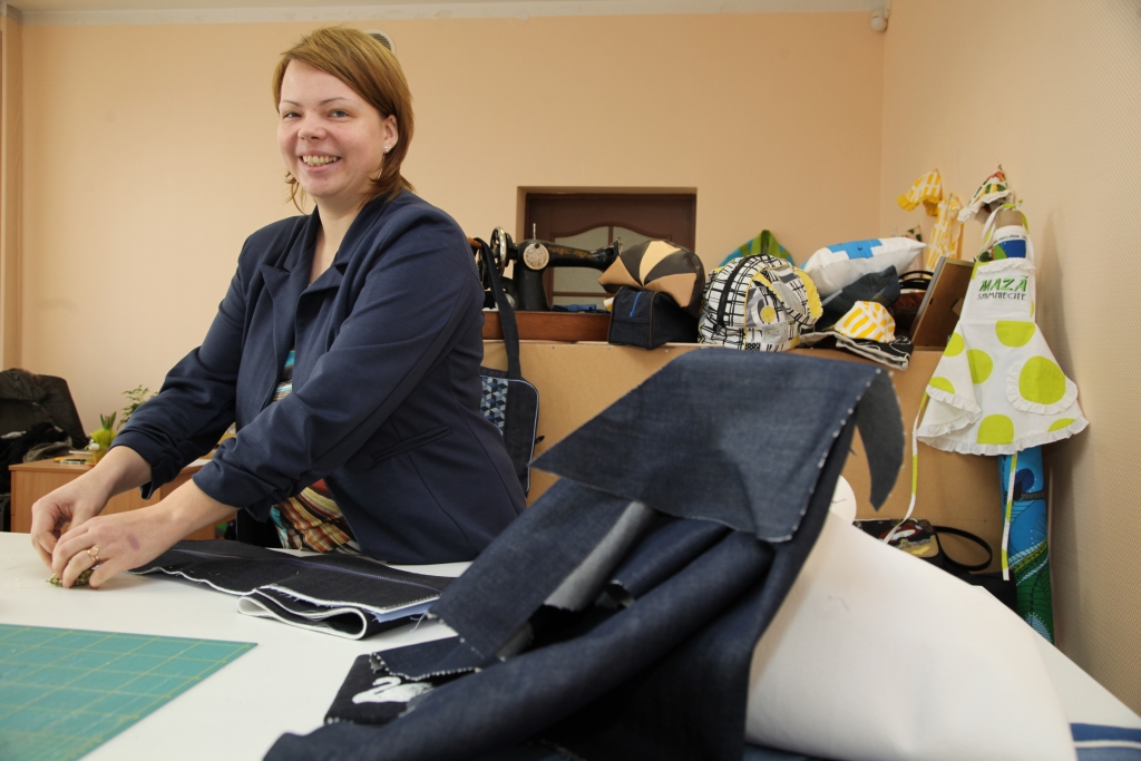 “Domāju, ka daudziem uzņēmīgiem cilvēkiem ir dažādas idejas, ko viņi labprāt realizētu, taču bieži vien šīs idejas netiek realizētas, ja nav finansējuma. Mums savu darbību palīdzēja uzsākt trijos projektos gūtais atbalsts,” stāsta I.Deigele.
Autors: Gatis Bogdanovs