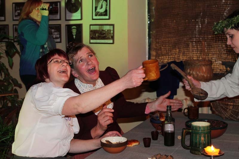 Tirzas amatierteātris „Mūžam tavs” (režisore Alda Alberte) ar Rūdolfa Blaumaņa lugu 