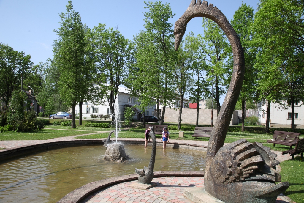 iedzīvotāji rosina Jaunatnes parku pārdēvēt par Gulbīšu parku.   
Autors: Gatis Bogdanovs