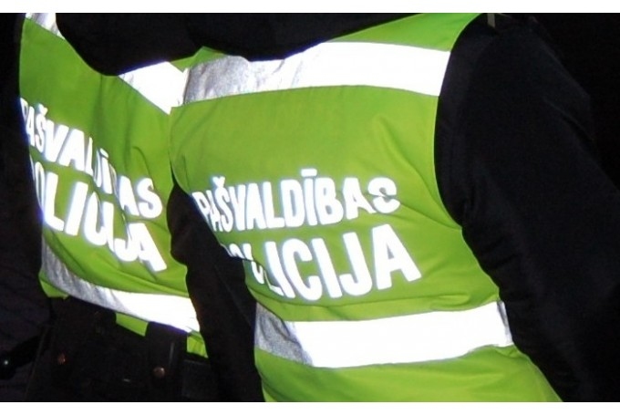 Autors: no interneta