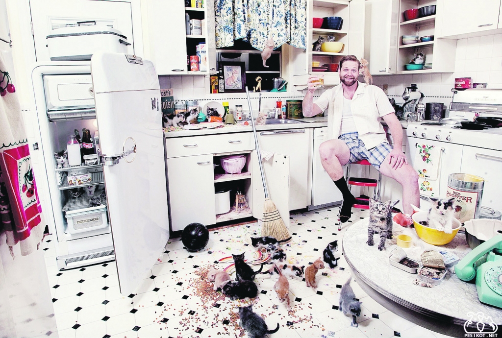 Ja kāds nemazgājas, visu vasaru staigā lietusmētelī un gumijas zābakos, tā ir novirze, bet ne pamats ievietošanai psihiatriskajā slimnīcā. Psihiatrija nav visspēcīga! Medicīna palīdz, ja cilvēks pats grib kaut ko mainīt