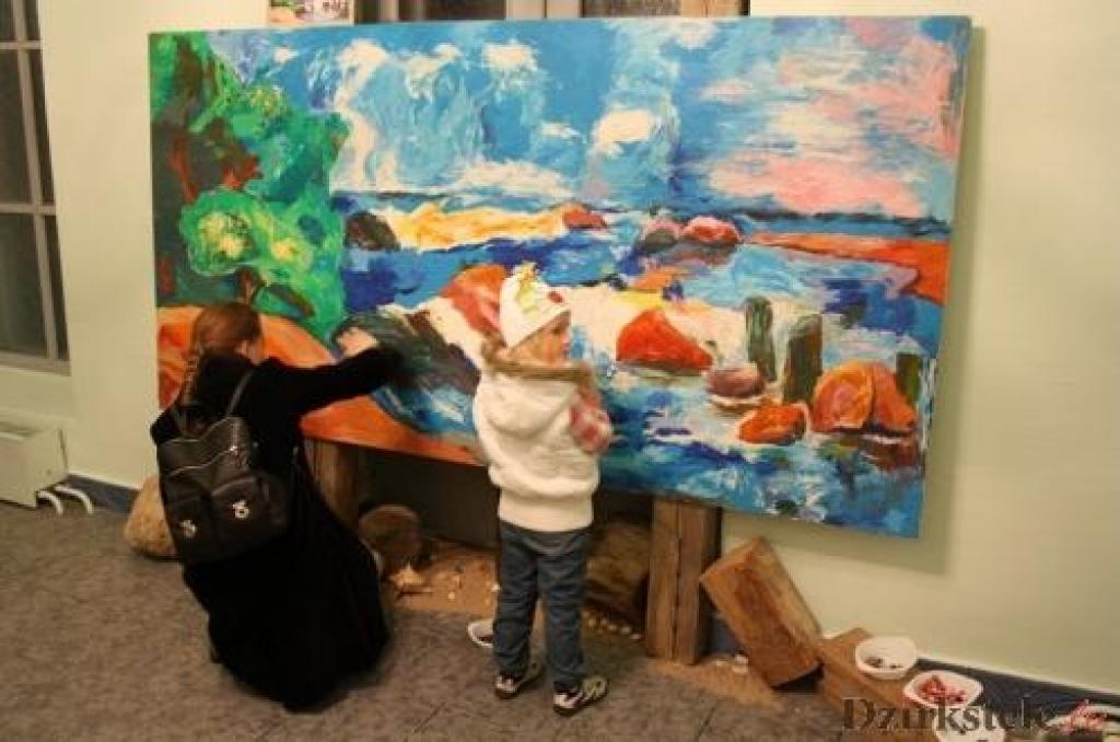 Pērn kopīgais Muzeju nakts apmeklētāju darbs Gulbenes novada Vēstures un mākslas muzejā tapa visas nakts garumā. Gleznu radījuši aptuveni 800 autori.
Autors: no muzeja arhīva