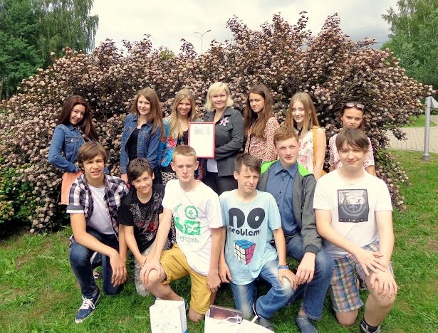 Gulbenes vidusskolas 7.b klase gūst panākumus E- klases konkursā „ Mēs varam labāk” Gulbenes vidusskolas 7.b klase arī šogad piedalījās skolēnu sekmju progresa konkursā „Mēs varam labāk”.
Autors: no personiskā arhīva