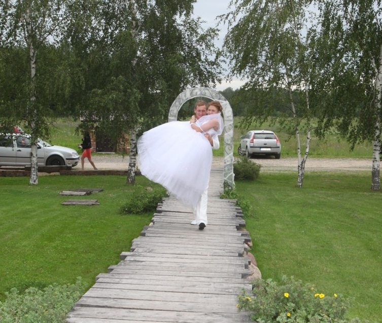 No 26 pusgadā noslēgtajām laulībām 24 reģistrētas dzimtsarakstu nodaļā, 2 - Gulbenes Romas katoļu baznīcā. 
Autors: Foto: no arhīva