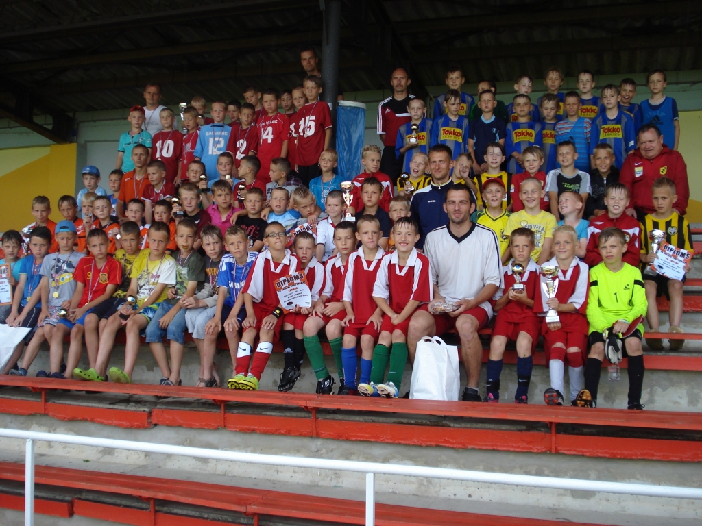 Visas komandas un futbolisti noslēgumā saņēma medaļas, kausus un balvas. 	
Autors: no personiskā albuma