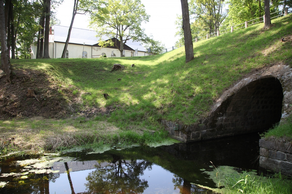 Var pieņemt, ka seno latgaļu Gulbanas novada centrs atradies vēlāk uzbūvētās bīskapa mūra pils vietā (tagad Gulbenes evaņģēliski luteriskās baznīcas vieta). 
Autors: Gatis Bogdanovs