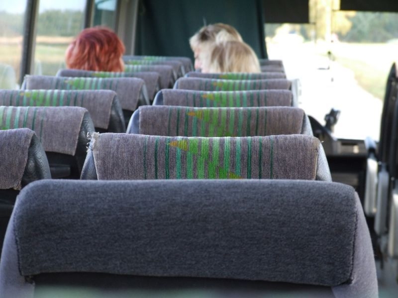 Autors: no interneta