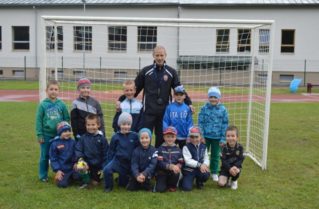 Biedrība „GFA” vēlas nodrošināt Gulbenes mazos futbolistus ar jaunām, kvalitatīvām spēļu un treniņu formām, kā arī ar jaunām treniņu bumbām
Autors: www.labiedarbi.lv