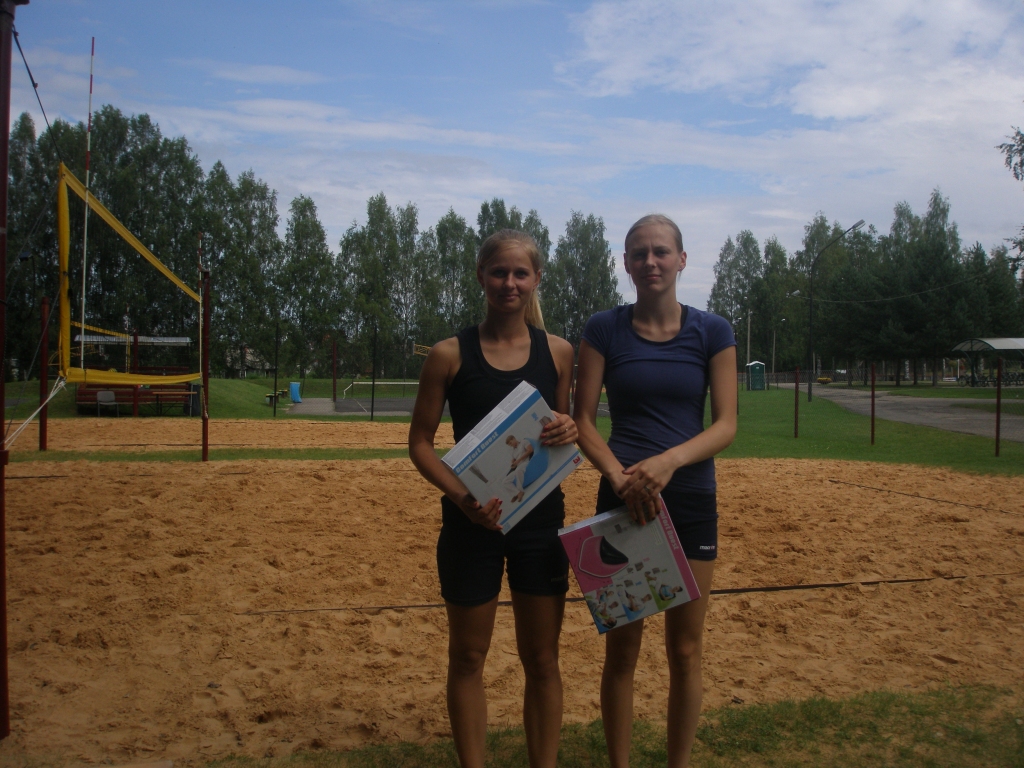 Kopvertejumā uzvarētājas (no kreisās) - Arta Buklagina/Laila Melle.
Autors: no personiskā arhīva