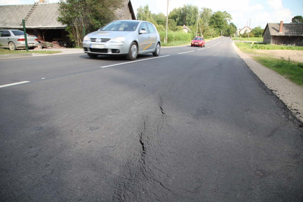 Būvnieki pieaicinās ekspertus un pētīs defektu rašanās iemeslus.    
Autors: Gatis Bogdanovs