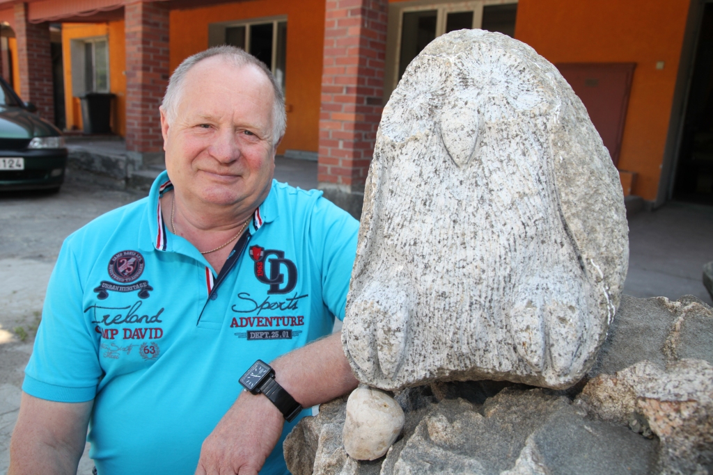 Individuālā uzņēmuma „Akmens Carnik” direktors Nikolajs Carevs uzskata, ka arī skaitliski neliela kolektīva vadīšanā ir vajadzīga pūces gudrība. 	
Autors: Gatis Bogdanovs