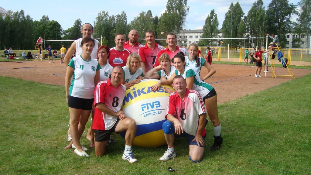 Litenes dāmu un kungu komandas Viļķenes volejbola turnīrā guva lieliskus panākumus.
Autors: no personiskā arhīva