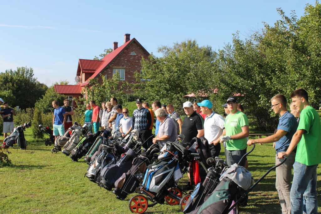 Kopumā sacensībās startēja 28 golferisti. 
Autors: ziedonis Lazdiņš