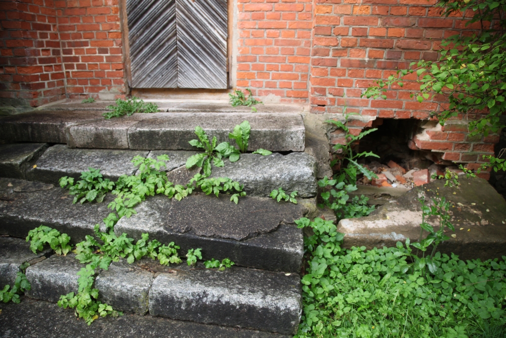 pamestības sajūta, kaut vēl manāms un jūtams, ka te ir bijusi skola.   
Autors: Gatis Bogdanovs