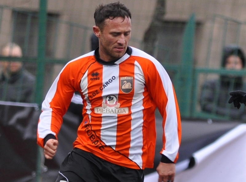 Spēlē ar liepājniekiem otrā puslaika vidū labu W.Atsuski piespēli izmantoja Sergejs Mišins (attēlā), un rezultāts kļuva 1:0 mūsējo labā.
Autors: no personiskā arhīva