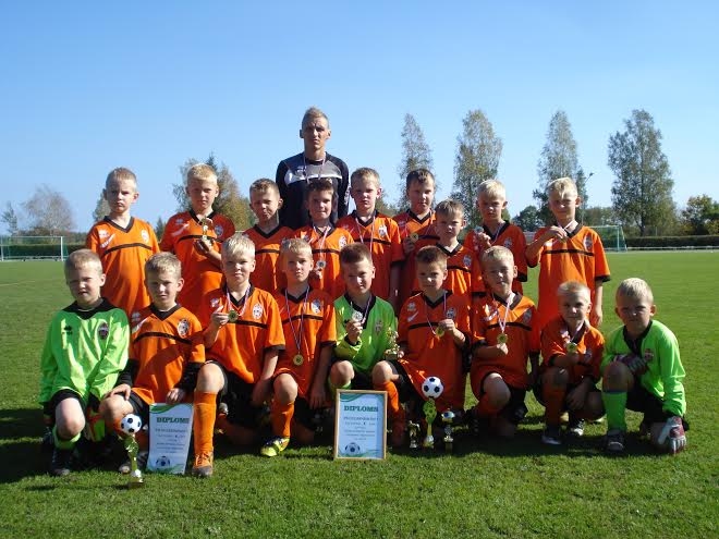 Gulbenes jaunie futbolisti U-8 grupā.
Autors: no personiskā arhīva
