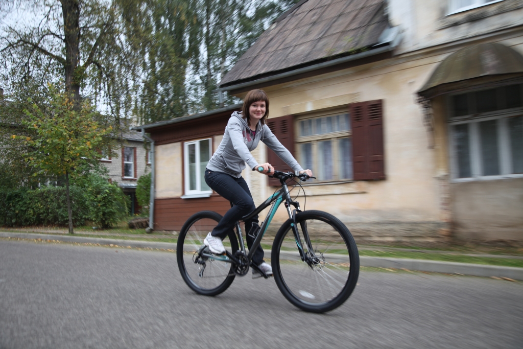 Mārīte Bluka atzīst, ka pēc darba dienas ir tik labi izkustēties, izbraucot ar velosipēdu. Sajūtas pēc tam ir ļoti labas. 	
Autors: Gatis Bogdanovs