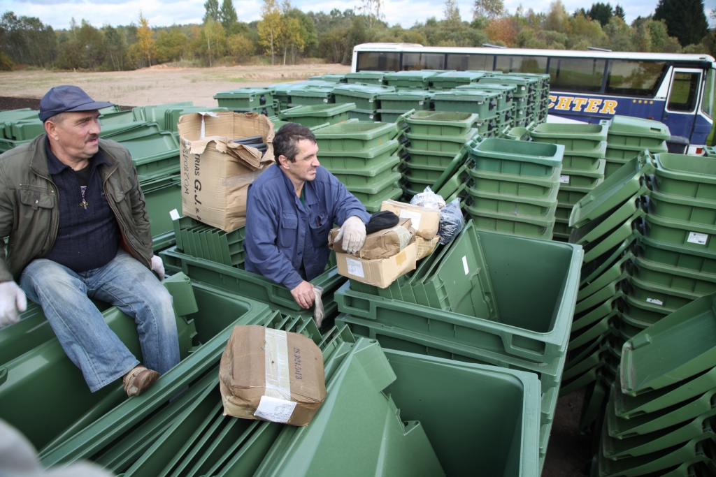 Vairums iedzīvotāju oktobra pirmajās dienās jau būs tikuši pie šiem jaunajiem  konteineriem.
Autors: Gatis Bogdanovs