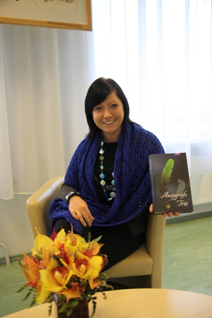 Starp viņiem ir arī Ramona Ruņģe, kura neslēpj prieku, ka jaunajā kopkrājumā ievietota arī viņas dzeja
Autors: Evita Brokāne